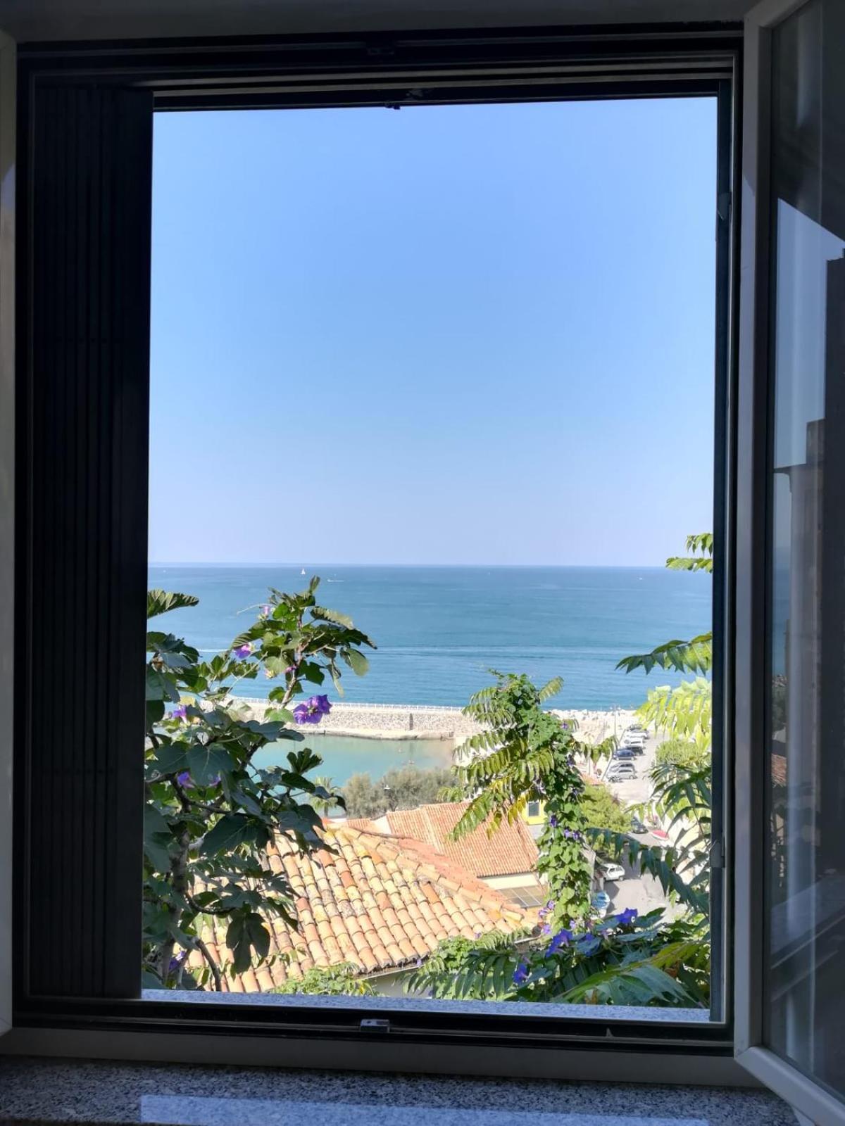 La Terrazza Sul Mare Apartment *